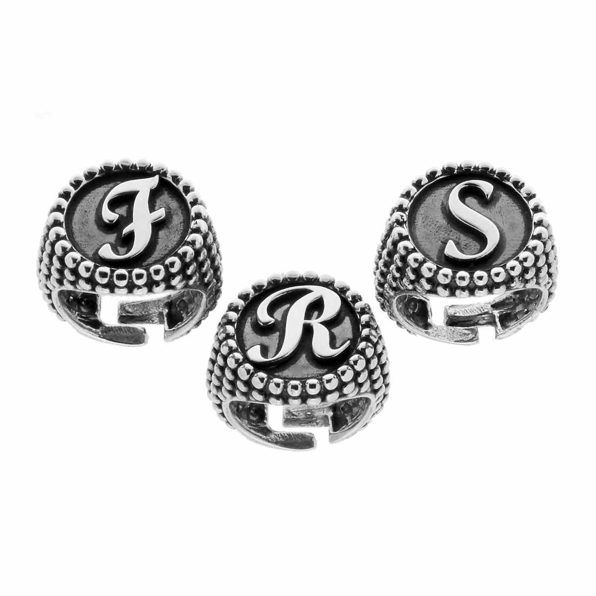 Anello Chevalier Rotondo Pallinato con Lettera Iniziale in rilievo in Argento 925 Brunito