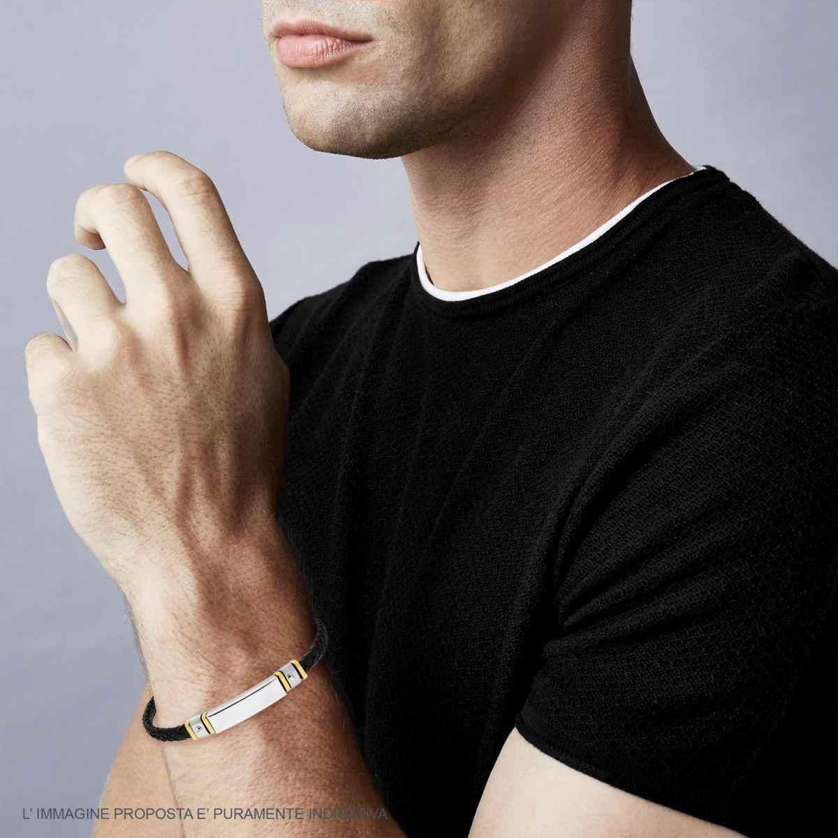 Bracciale Uomo in Ecopelle Intrecciata colore Nero con Targa e Accessori colore Oro in ACCIAIO