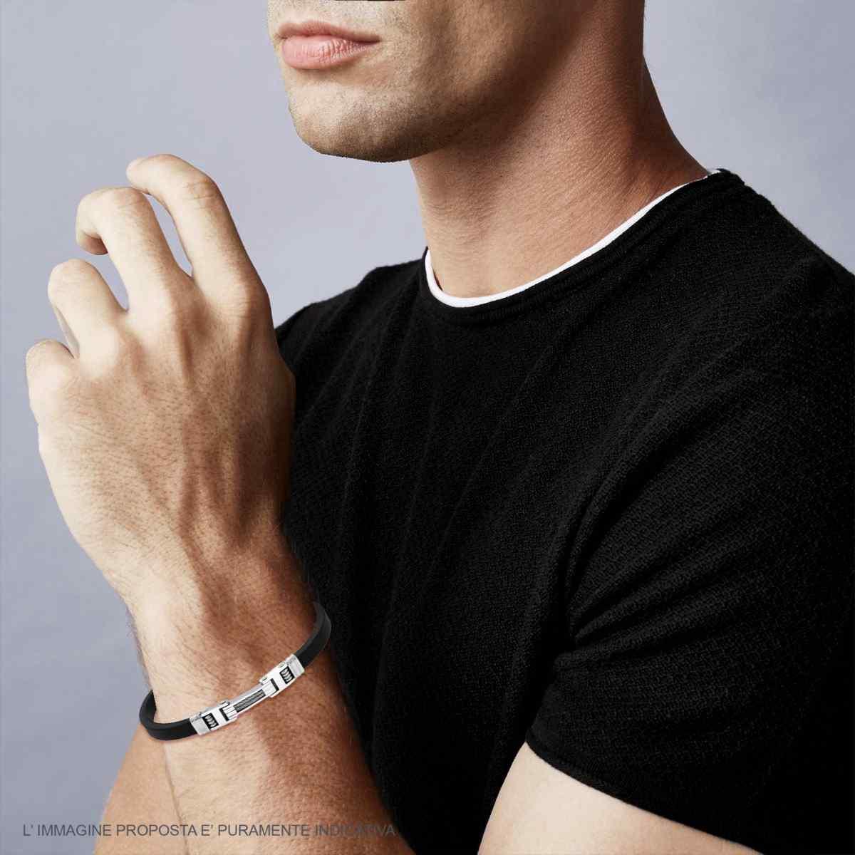 Bracciale Uomo in PVC Caucciu Nero con Targa e accessori in ACCIAIO