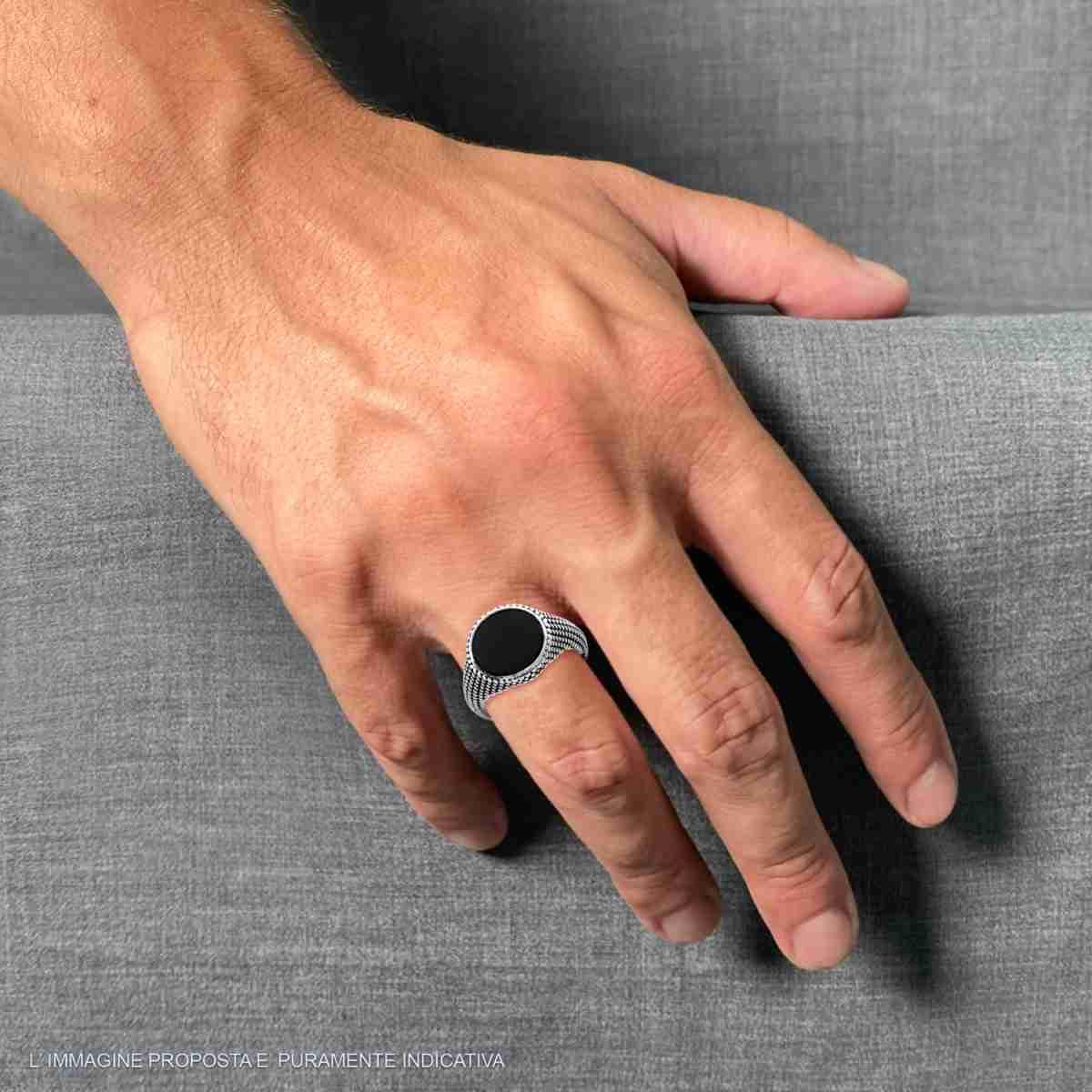 Anello Chevalier Uomo Pallinato con Scudo Tondo con Pietra Onice Nero in ARGENTO 925 Galvanica Rodio