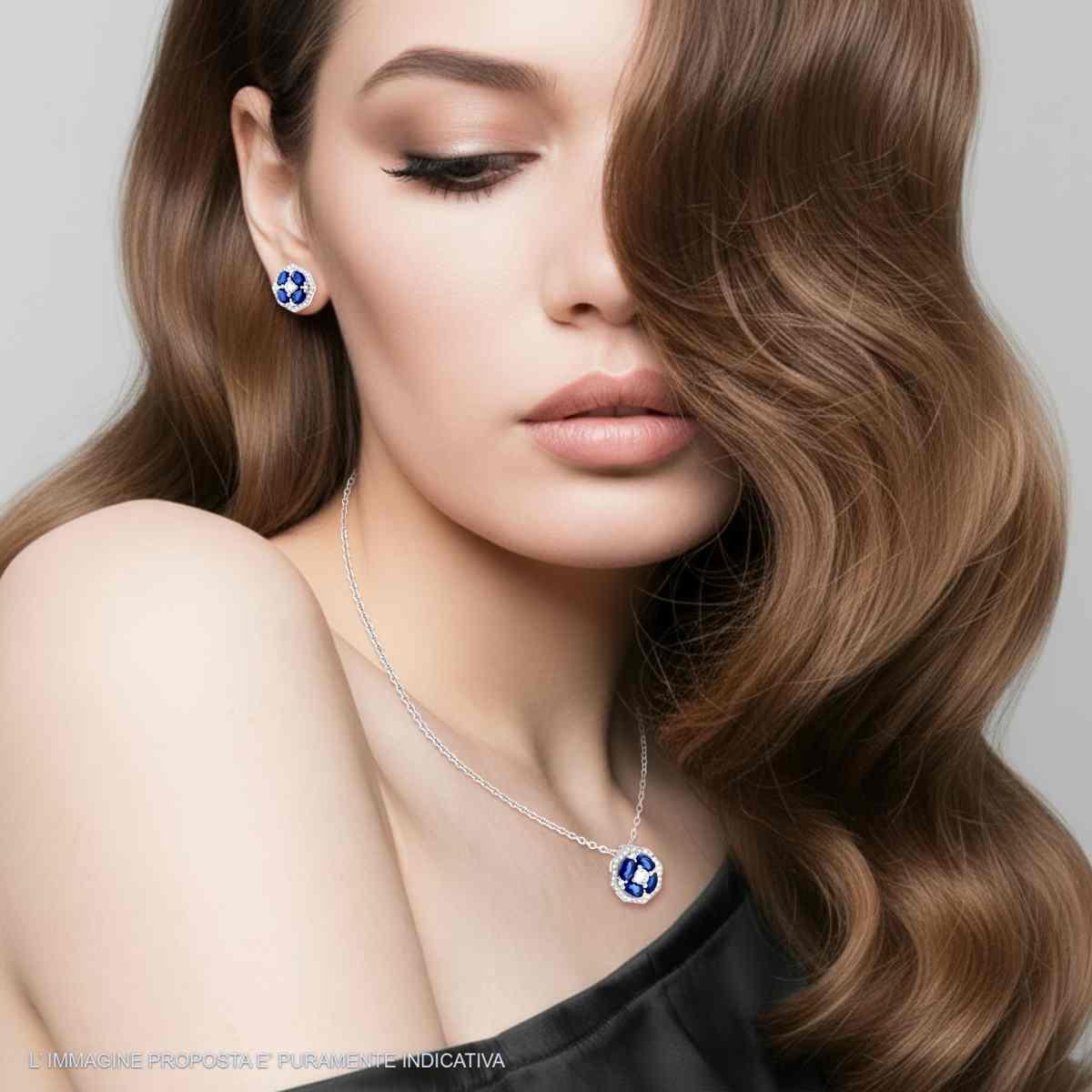 Parure Set Orecchini e Collana Catena Forzatina Diamantata con Fiore Blu Zaffiro contornato da Cubic Zirconia Bianchi in ARGENTO 925 Galvanica Rodio